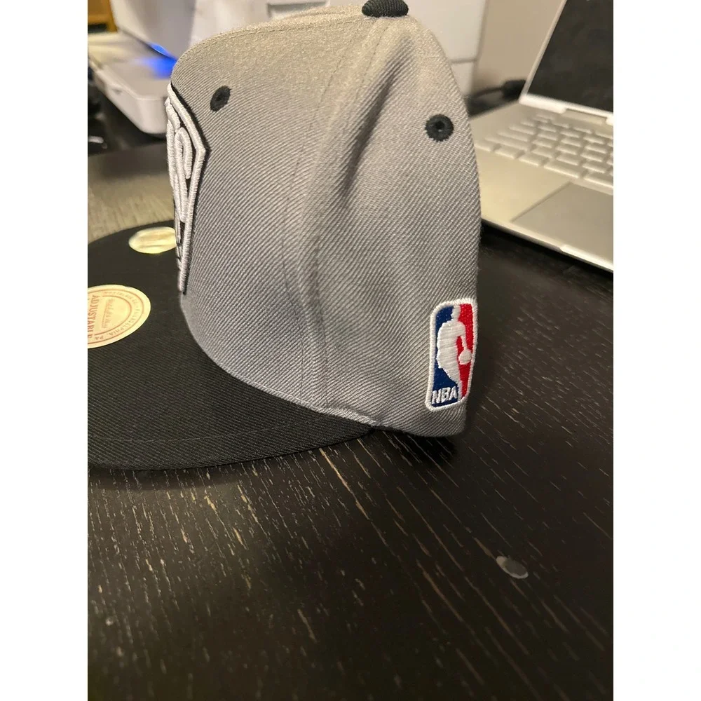 Mitchell & Ness Brooklyn Nets Snapback Hat Gray Black NBA Adjustable Cap‎ New